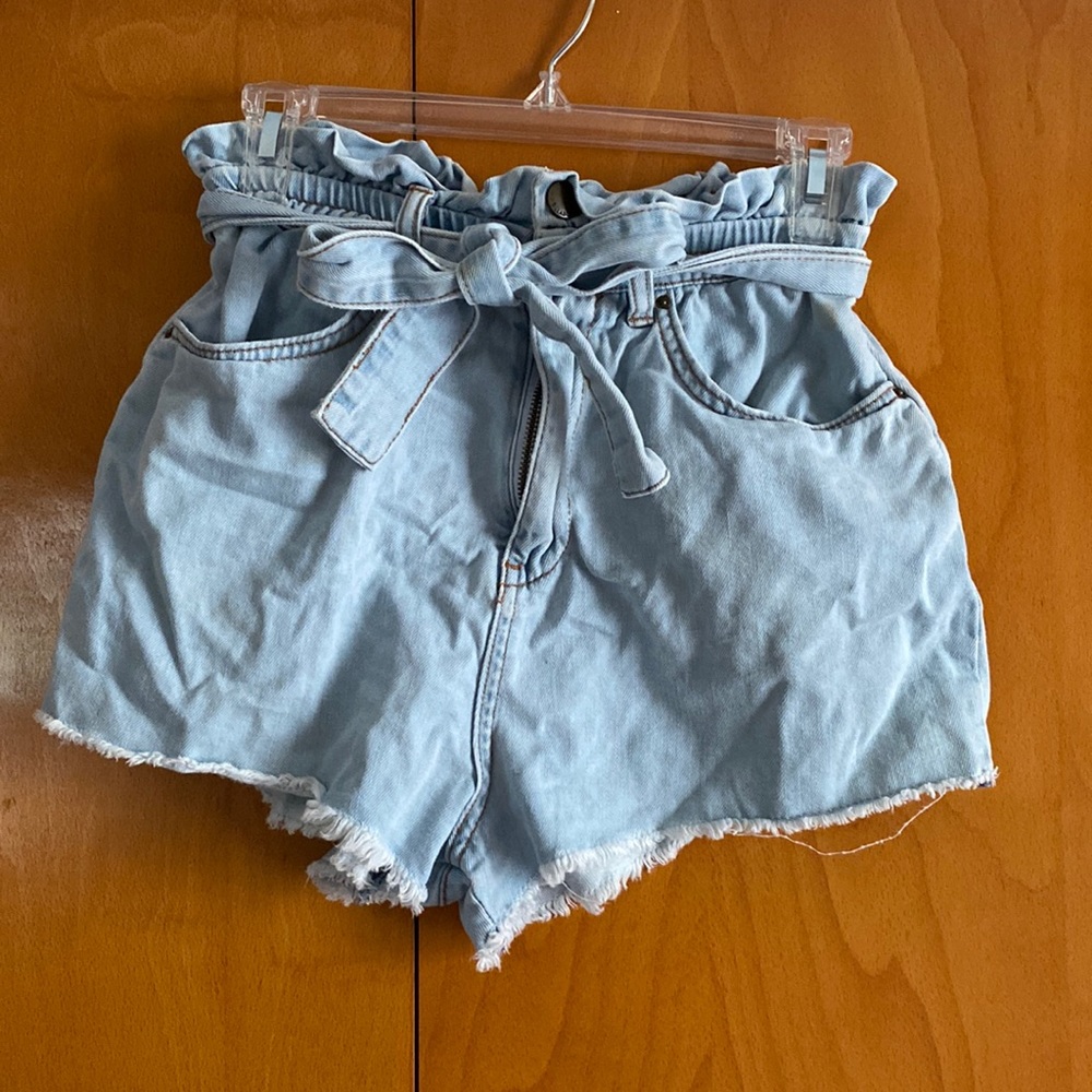 Billabong tie waist light wash shorts size medium